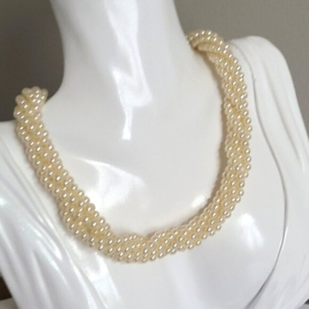 Vintage Classic Elegant Twisted Off White Pearl Strand 16" Gold Tone Necklace